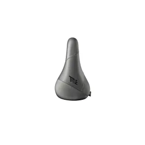 TITLE JS1 Saddle (grey)